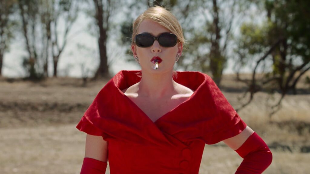 the-dressmaker-movie-ending-explained-teddy-s-death-the-odd-apple